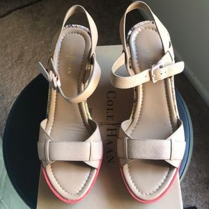 Cole Haan paley high wedge sand/LMN snake elegant